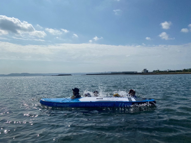 ネコクラブC-08◆冬の野遊びと海遊びキャンプ〔2日目〕12月、今年最後のガッツリ海遊び。丸一日、中城村の海で、SUPを満喫しました。それにしてもいい天気だった〜!_d0363878_20585359.jpg