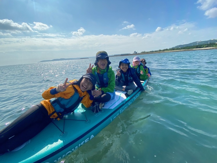 ネコクラブC-08◆冬の野遊びと海遊びキャンプ〔2日目〕12月、今年最後のガッツリ海遊び。丸一日、中城村の海で、SUPを満喫しました。それにしてもいい天気だった〜!_d0363878_20585377.jpg