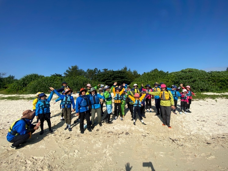 ネコクラブC-08◆冬の野遊びと海遊びキャンプ〔2日目〕12月、今年最後のガッツリ海遊び。丸一日、中城村の海で、SUPを満喫しました。それにしてもいい天気だった〜!_d0363878_20593403.jpg