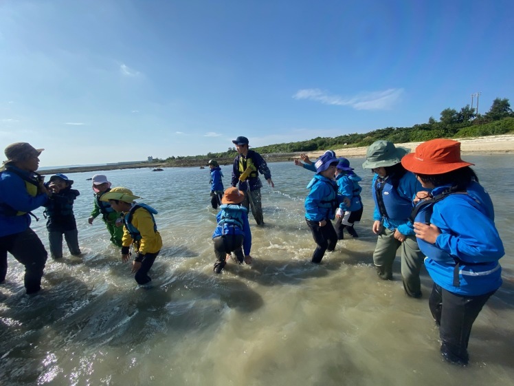 ネコクラブC-08◆冬の野遊びと海遊びキャンプ〔2日目〕12月、今年最後のガッツリ海遊び。丸一日、中城村の海で、SUPを満喫しました。それにしてもいい天気だった〜!_d0363878_20593477.jpg