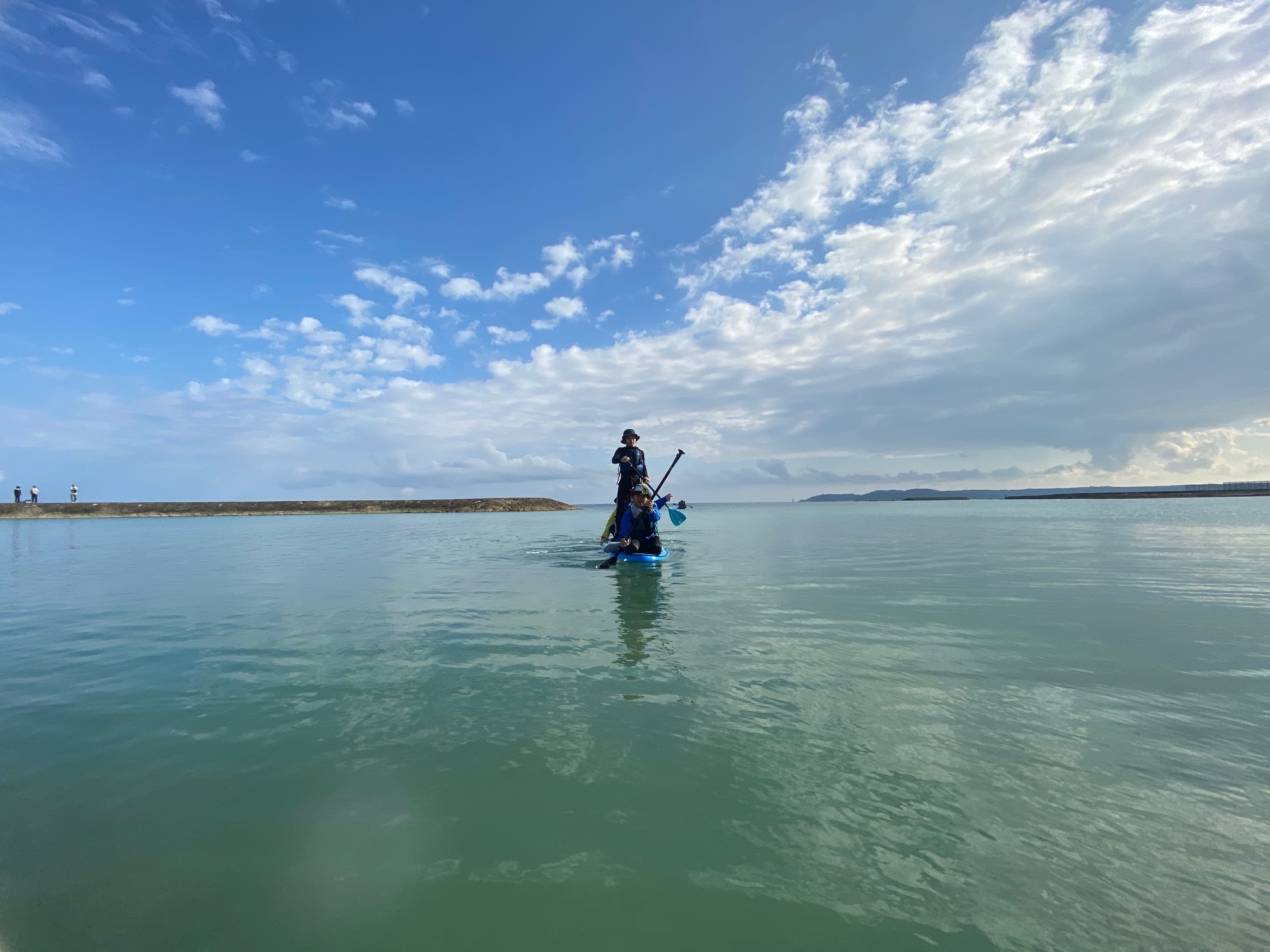 ネコクラブC-08◆冬の野遊びと海遊びキャンプ〔2日目〕12月、今年最後のガッツリ海遊び。丸一日、中城村の海で、SUPを満喫しました。それにしてもいい天気だった〜!_d0363878_21014723.jpg