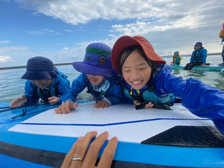 ネコクラブC-08◆冬の野遊びと海遊びキャンプ〔2日目〕12月、今年最後のガッツリ海遊び。丸一日、中城村の海で、SUPを満喫しました。それにしてもいい天気だった〜!_d0363878_21014855.jpg