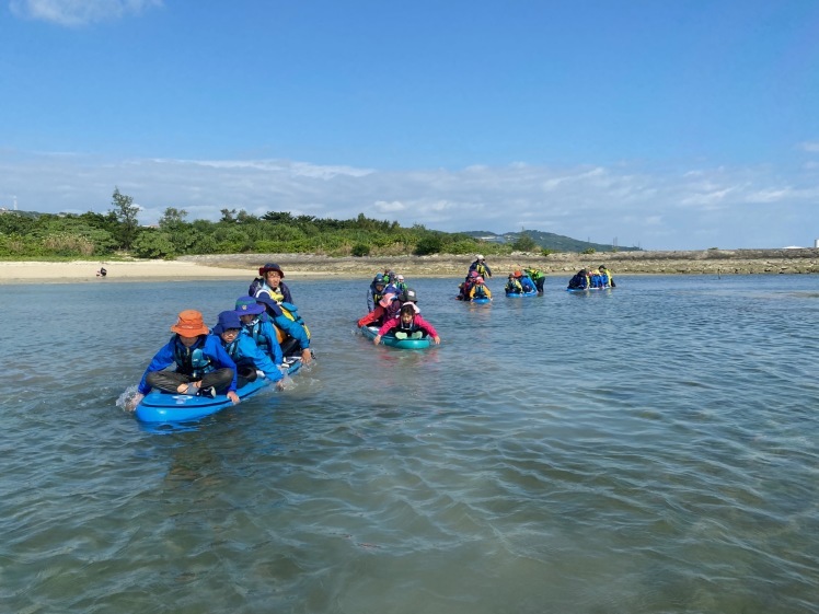ネコクラブC-08◆冬の野遊びと海遊びキャンプ〔2日目〕12月、今年最後のガッツリ海遊び。丸一日、中城村の海で、SUPを満喫しました。それにしてもいい天気だった〜!_d0363878_21045972.jpg