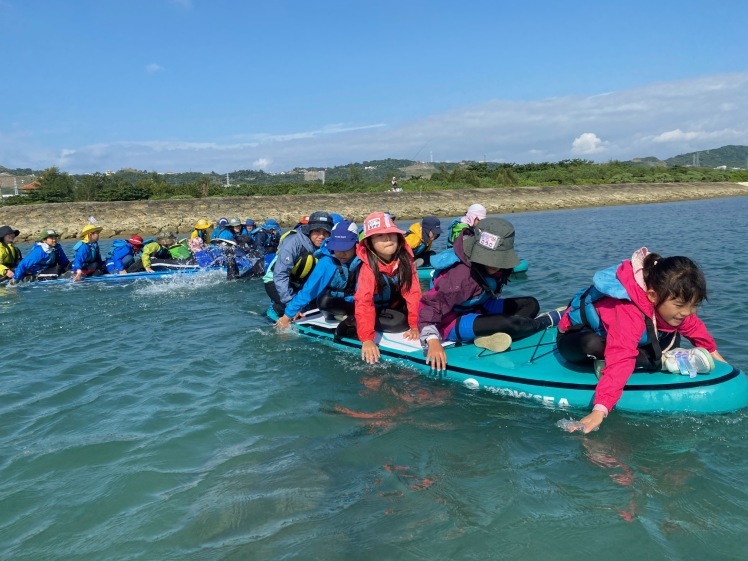 ネコクラブC-08◆冬の野遊びと海遊びキャンプ〔2日目〕12月、今年最後のガッツリ海遊び。丸一日、中城村の海で、SUPを満喫しました。それにしてもいい天気だった〜!_d0363878_21050003.jpg
