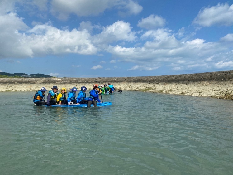 ネコクラブC-08◆冬の野遊びと海遊びキャンプ〔2日目〕12月、今年最後のガッツリ海遊び。丸一日、中城村の海で、SUPを満喫しました。それにしてもいい天気だった〜!_d0363878_21081547.jpg