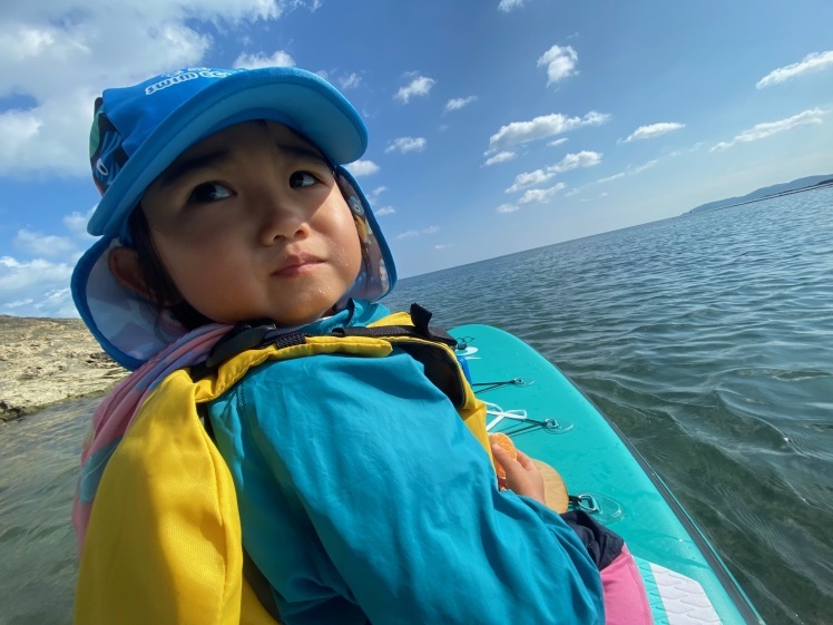 ネコクラブC-08◆冬の野遊びと海遊びキャンプ〔2日目〕12月、今年最後のガッツリ海遊び。丸一日、中城村の海で、SUPを満喫しました。それにしてもいい天気だった〜!_d0363878_21081561.jpg