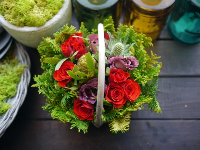 お誕生日のアレンジメント 赤系 澄川5条にお届け 12 12 札幌 花屋 Mell Flowers お誕生日のアレンジメント 赤系 澄川5条にお届け 12 12 札幌 花屋 Mell Flowers