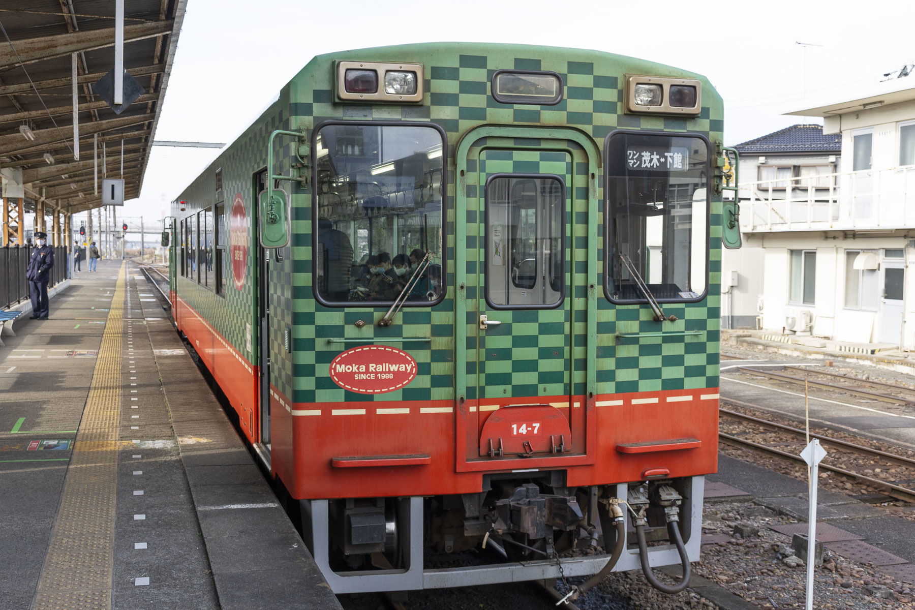 鉄道　ヘッドマーク？カバー？ 京成電鉄3000形3042編成に「桜に染まるまち佐倉2025」ヘッド