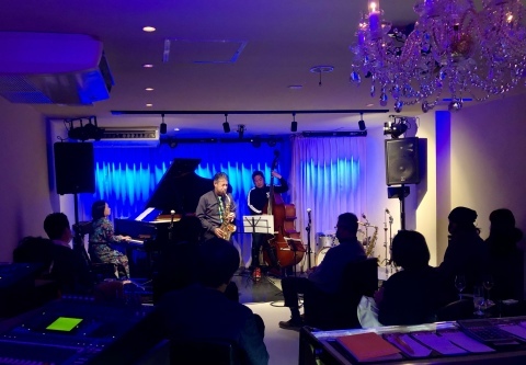 Jazzlive Comin ジャズライブカミン 広島 12月17日〜1月8日まで休業します。_b0115606_09093462.jpeg