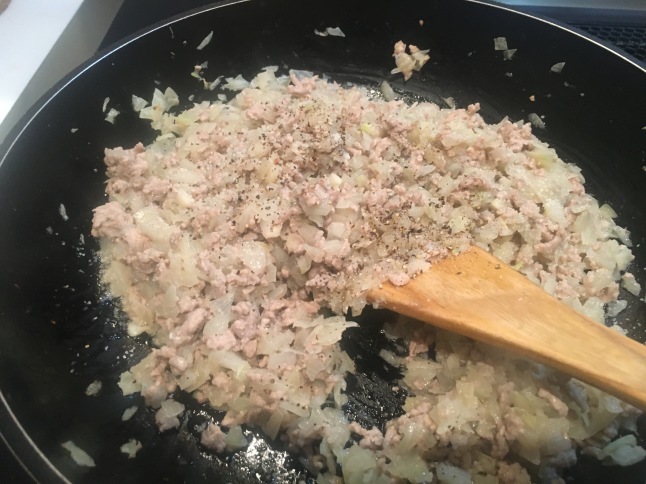 懐かしのおかずシリーズ 挽き肉オムレツからのコロッケ_d0348118_13452719.jpeg