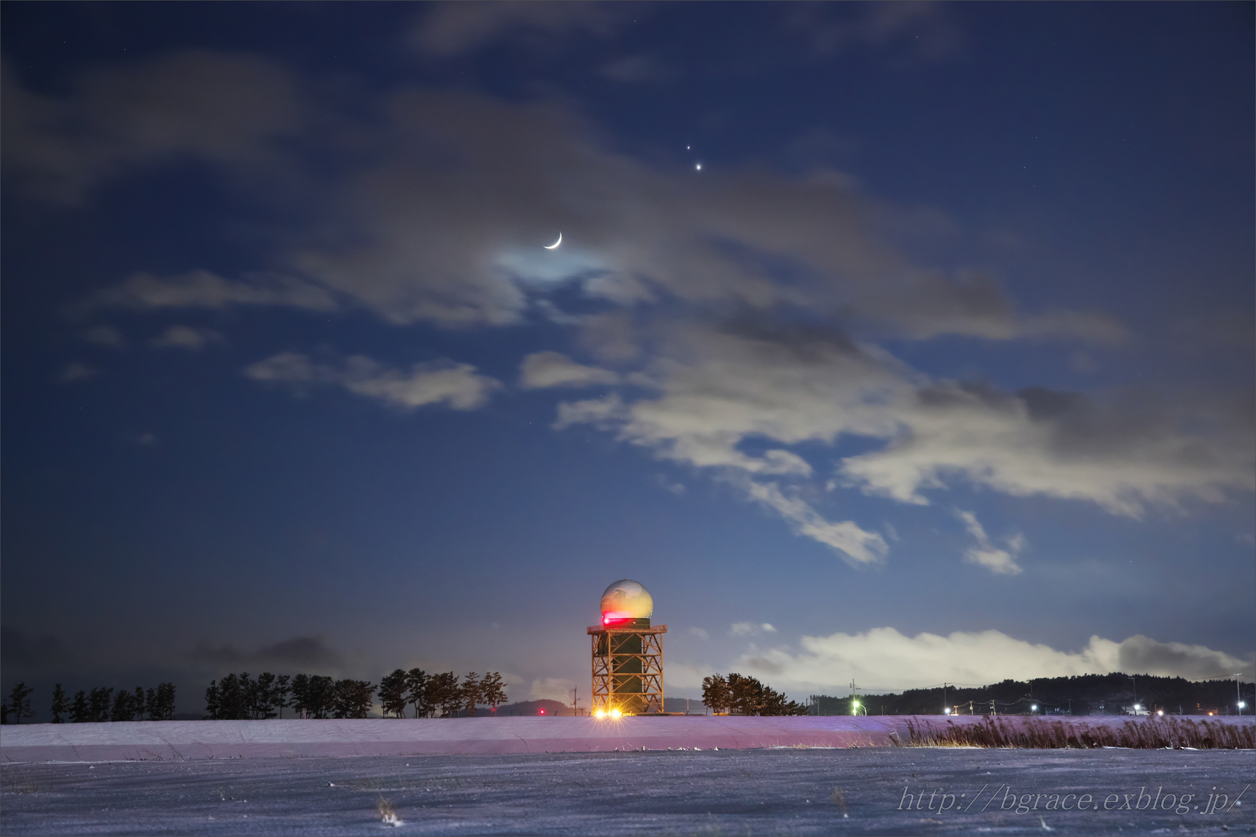 細い月と木星、土星の接近_b0191074_22172320.jpg