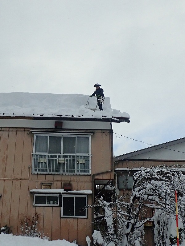 今シーズン初 屋根の雪下ろし作業 浦佐地域づくり協議会のブログ 今シーズン初 屋根の雪下ろし作業 浦佐地域づくり協議会のブログ
