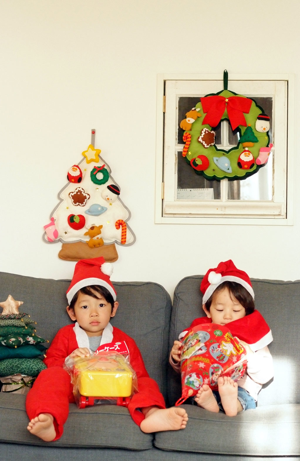 帰る前に孫たちのクリスマス写真 Reon With Lr Roses 帰る前に孫たちのクリスマス写真 Reon With Lr Roses
