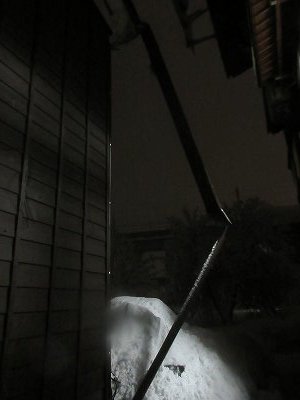 「大雪情報」　初雪が大雪に　　雨トヨ　　雪下し_b0092684_16574077.jpg