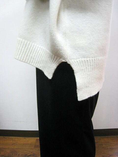 BLANC basque（ブランバスク）文字チェーン刺繍