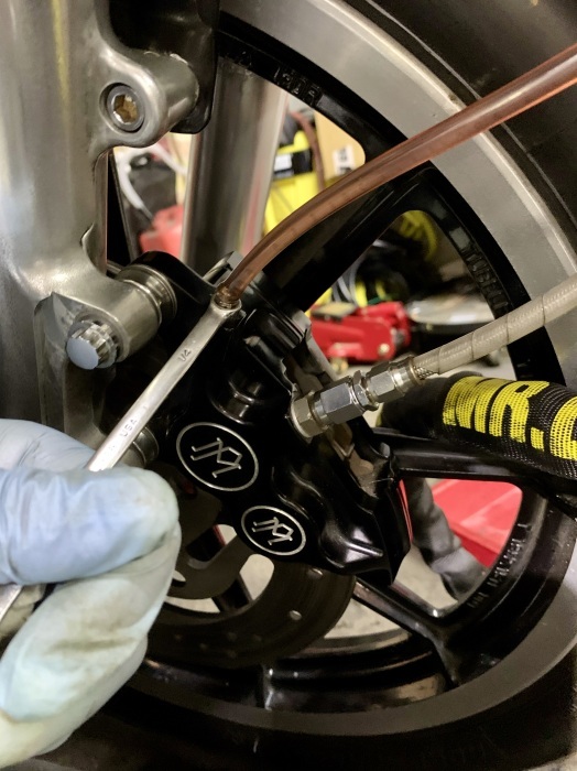 2001 FXDL ブレーキキャリパー丸洗い！_c0226202_21074796.jpeg