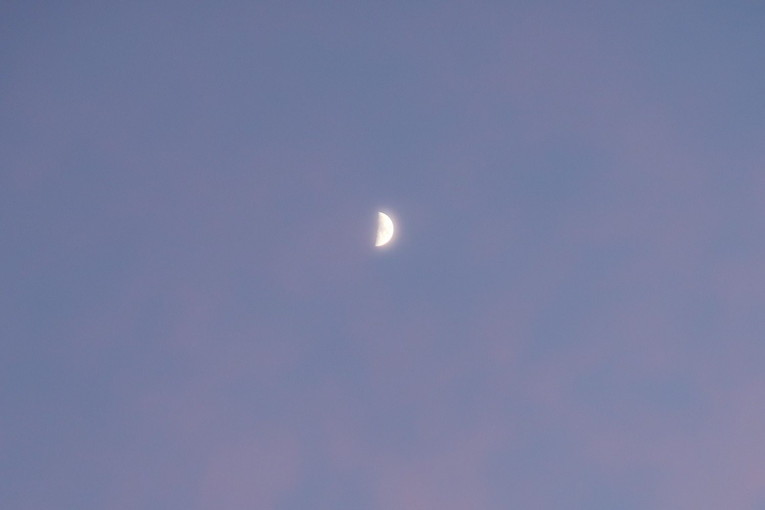 桃色の冬至の空暮れて近づく土星・木星_f0234936_05403295.jpeg