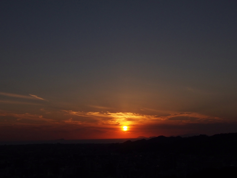 【松山オレンジ】「城山荘」の蛇口ジュースと、松山城からの夕陽_b0008655_21514290.jpg