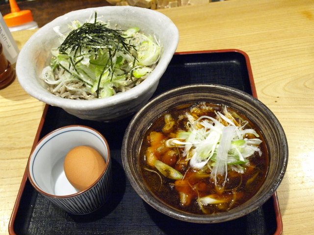 香るつけ蕎麦 蕎麦花 王子町店 その10(蕎麦花風 ぴり辛鶏の肉つけ蕎麦)_d0153062_15155392.jpg