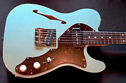 P-90仕様の「Turquoise MetaのHollow T」1本目が完成!_e0053731_17414129.jpeg