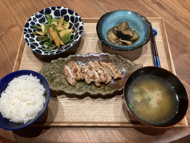 献立 鶏むね肉の塩胡椒グリル じゃがいもとピーマンのバター炒め 茄子としめじの味噌煮 オクラのお味噌汁 Kajuの 今日のお料理 簡単レシピ 献立 鶏むね肉の塩胡椒グリル じゃがいもとピーマンのバター炒め 茄子としめじの味噌煮 オクラのお味噌汁 Kajuの 今日のお料理 簡単レシピ