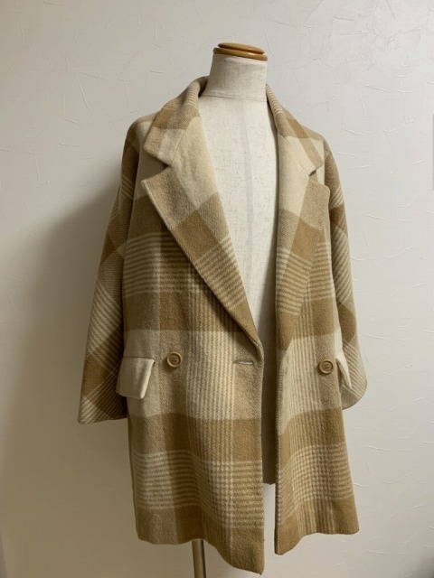 Old Coat & Designer\'s Set-Up_d0176398_18422488.jpg