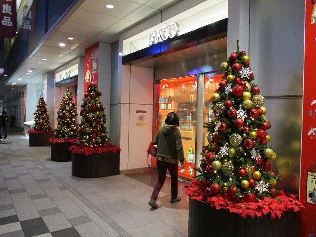 「時短要請」が始まったクリスマス直前の23日 対照的な富士市吉原と静岡市中心街_f0141310_07375444.jpg