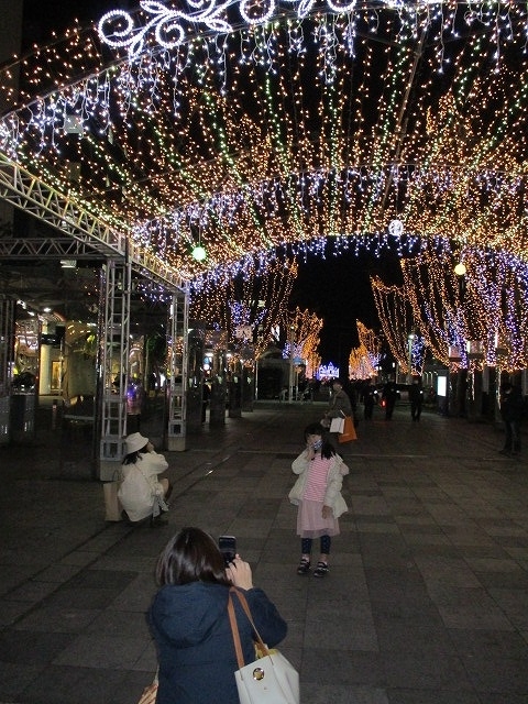 「時短要請」が始まったクリスマス直前の23日 対照的な富士市吉原と静岡市中心街_f0141310_07380907.jpg