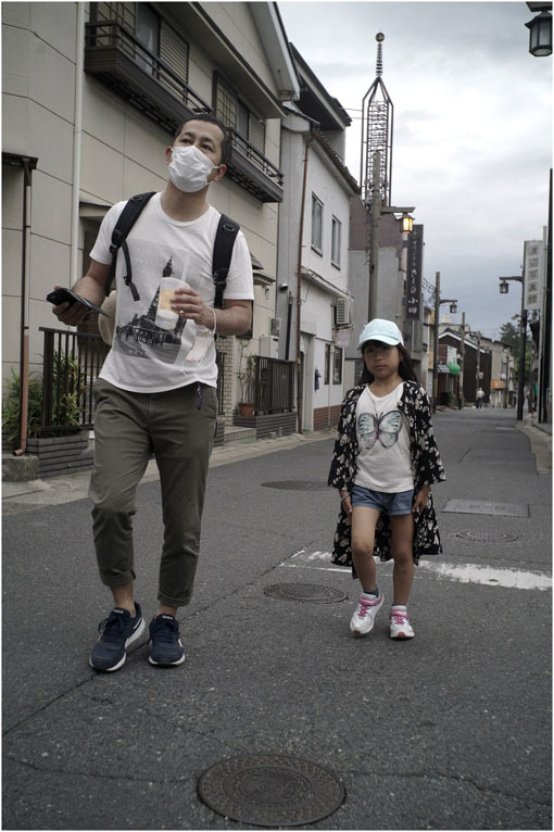 2207 穏やかな街(2020年5月22日エルマー35mmF3.5なら奈良町によく慣れていて)_b0226423_23050033.jpg