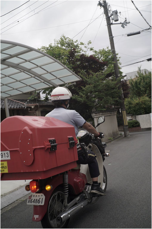 2207 穏やかな街(2020年5月22日エルマー35mmF3.5なら奈良町によく慣れていて)_b0226423_23060849.jpg