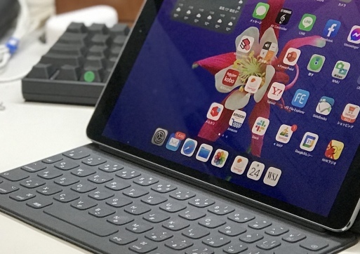 いまさら iPad pro (10.5）にSmart Keyboardを取り付ける_e0081433_10452974.jpeg