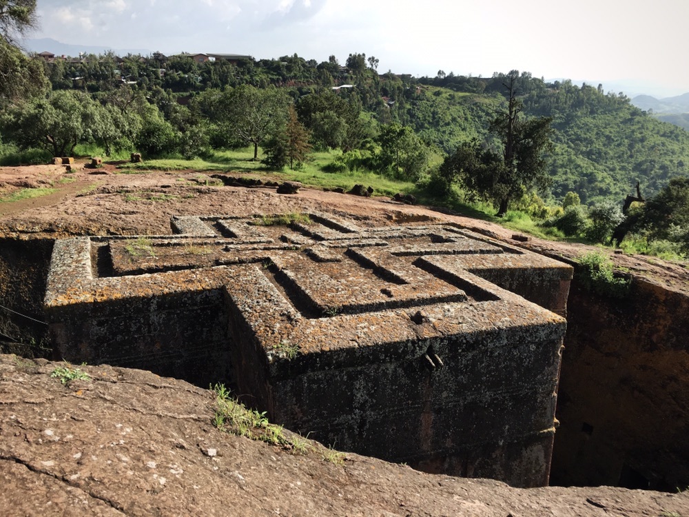 エチオピアの聖地ラリベラの岩窟教会群でのXmasへの巡礼 : 鴎庵