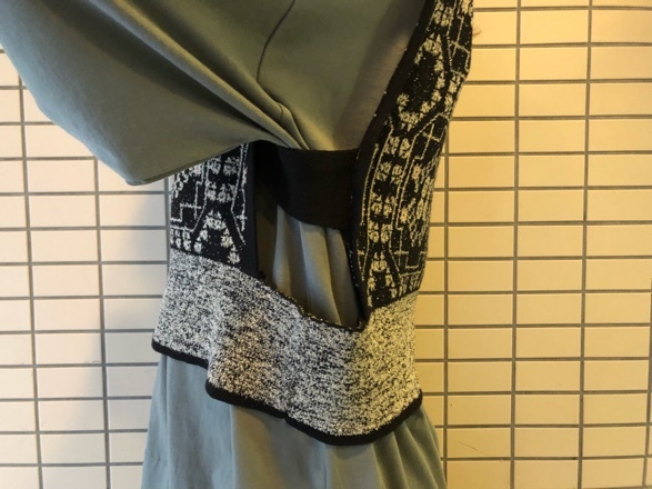nitca ○スクエアタペストリージャガードベスト美品 nitca（ニトカ）の「○スクエアタペストリージャガードベスト