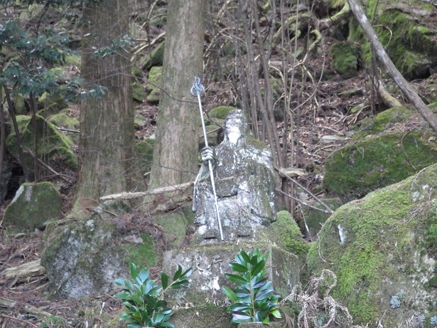 熊笹採取に・・高住神社のお手伝い_e0164643_15435040.jpg