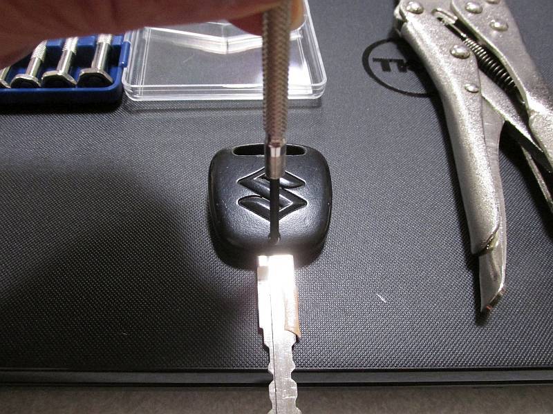 車のキーの電池を交換しました!_e0382354_16465989.jpg