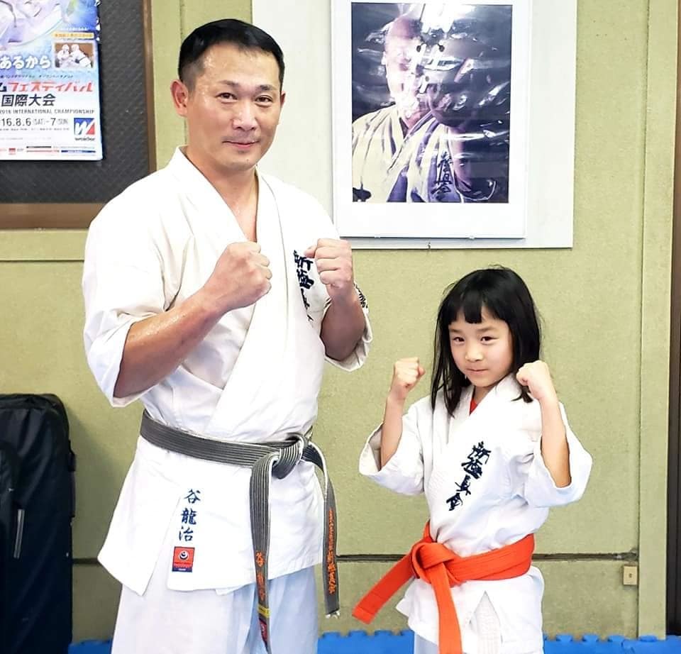 高知を元気にと思い、高知県本部と升形支部の屋上に看板を取り付けライトアップ!_c0186691_10060109.jpg