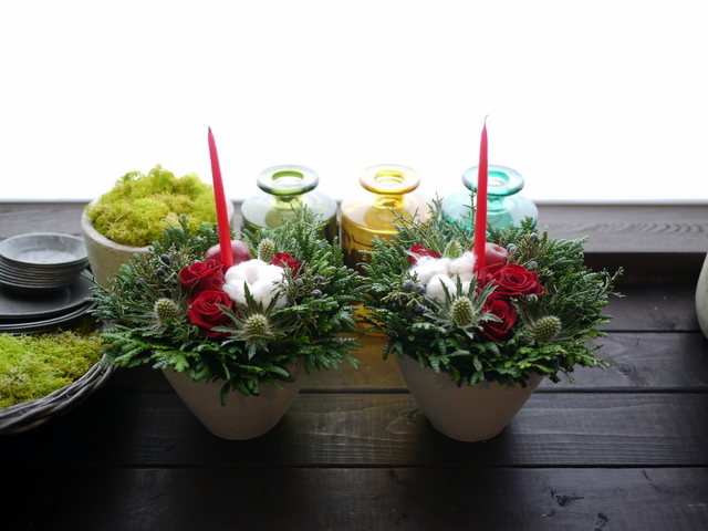 クリスマスアレンジメント2つ コットンフラワー入れて 12 21 札幌 花屋 Mell Flowers
