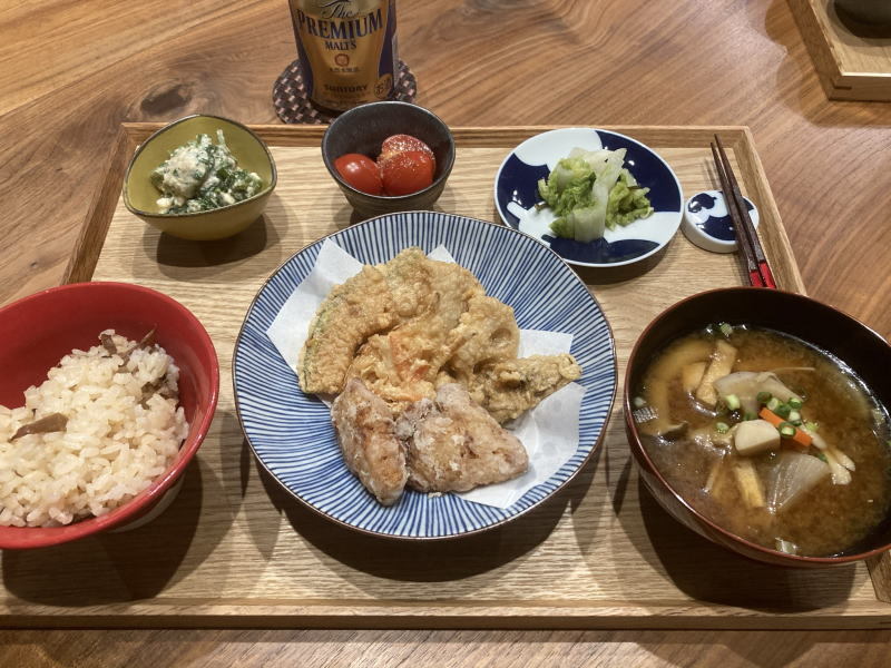 献立 野菜の天ぷら シイラの唐揚げ 春菊の胡麻白和え ミニトマトのマリネサラダ 白菜の漬物 舞茸ごはん 根菜具沢山お味噌汁 ビール Kajuの 今日のお料理 簡単レシピ 献立 野菜の天ぷら シイラの唐揚げ 春菊の胡麻白和え ミニトマトのマリネサラダ 白菜の漬物 舞茸ごはん 根菜具沢山お味噌汁 ビール Kajuの 今日のお料理 簡単レシピ