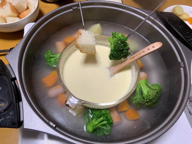 土鍋でチーズフォンデュ 今日の一枚 土鍋でチーズフォンデュ 今日の一枚