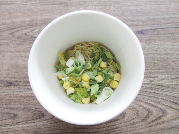 【IKEA】プラントベースラーメン(野菜ベースの塩味)_c0152767_15251149.jpg