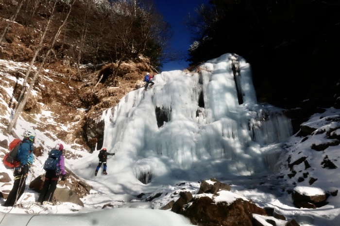 王岩の氷柱と峰ノ松目沢_d0138986_13101874.jpeg