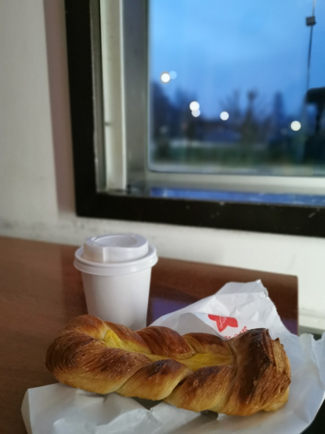 早朝のカプチーノ_f0106597_01420642.jpg