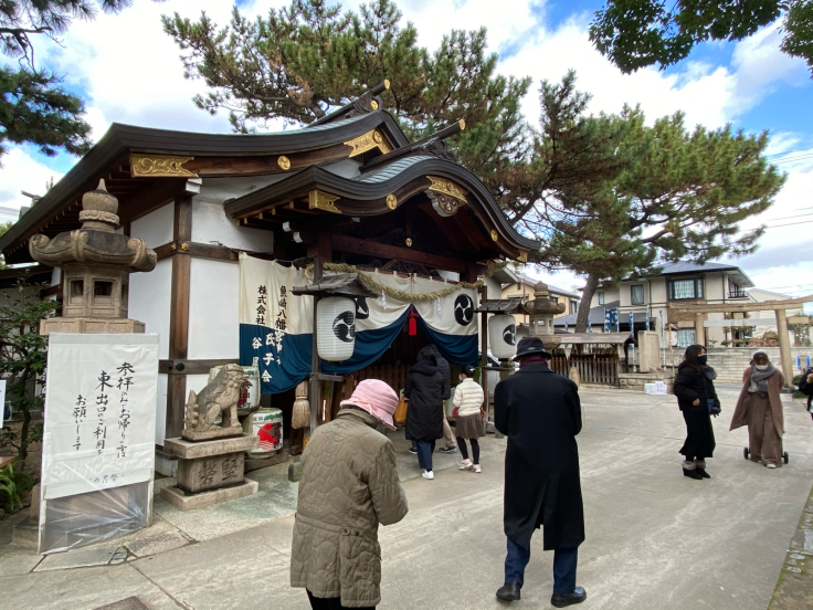 振る舞い酒は無かったけど、振る舞い猫が大サービス　@魚崎八幡神社_b0063958_18291299.jpg