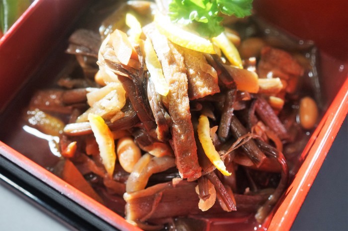 ■正月2日のお料理【お節リメイク＋αでお雑煮＆塩辛と煮物のセット】_b0033423_23260166.jpg