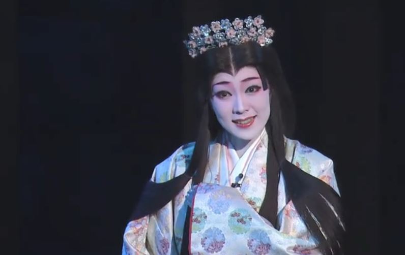 月組紫子 看來豈是尋常色 濃淡由他冰雪中 月組紫子 看來豈是尋常色 濃淡由他冰雪中