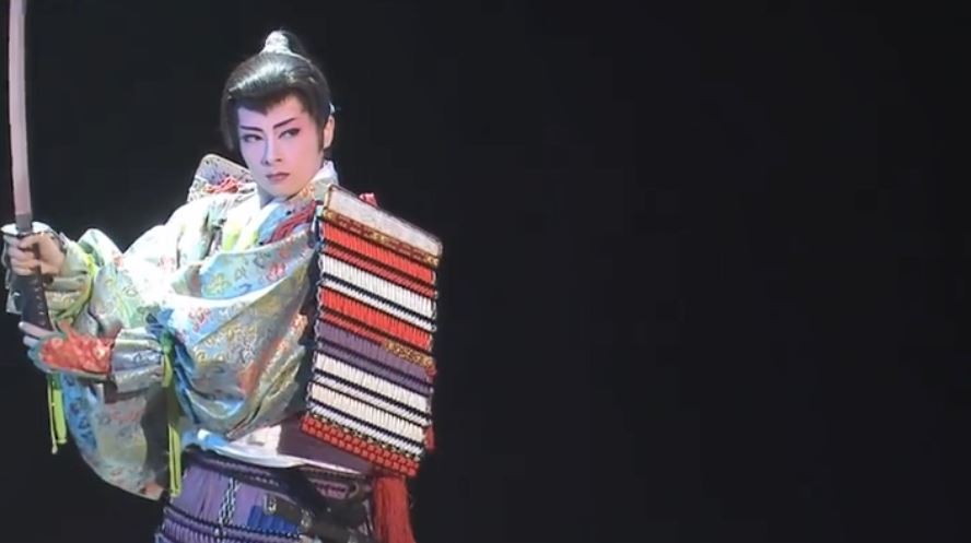 月組紫子 看來豈是尋常色 濃淡由他冰雪中 月組紫子 看來豈是尋常色 濃淡由他冰雪中