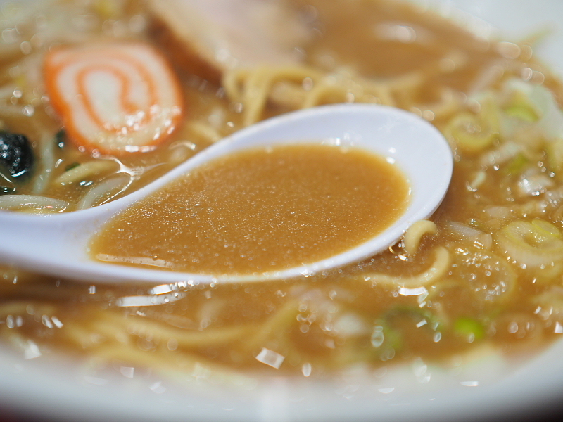 【中華そば処 万味】偶然の出会いが美味だった金沢のラーメン、そして「平和軒」ワンタンメンの思い出_b0008655_12352879.jpg