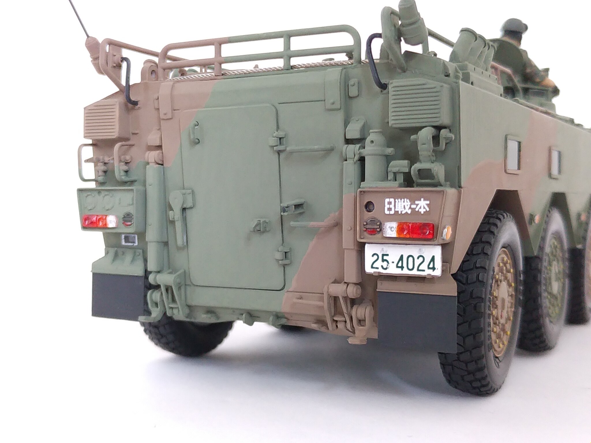 1/35 陸上自衛隊 96式装輪装甲車 A型/B型 2in1 プラモデル（再販