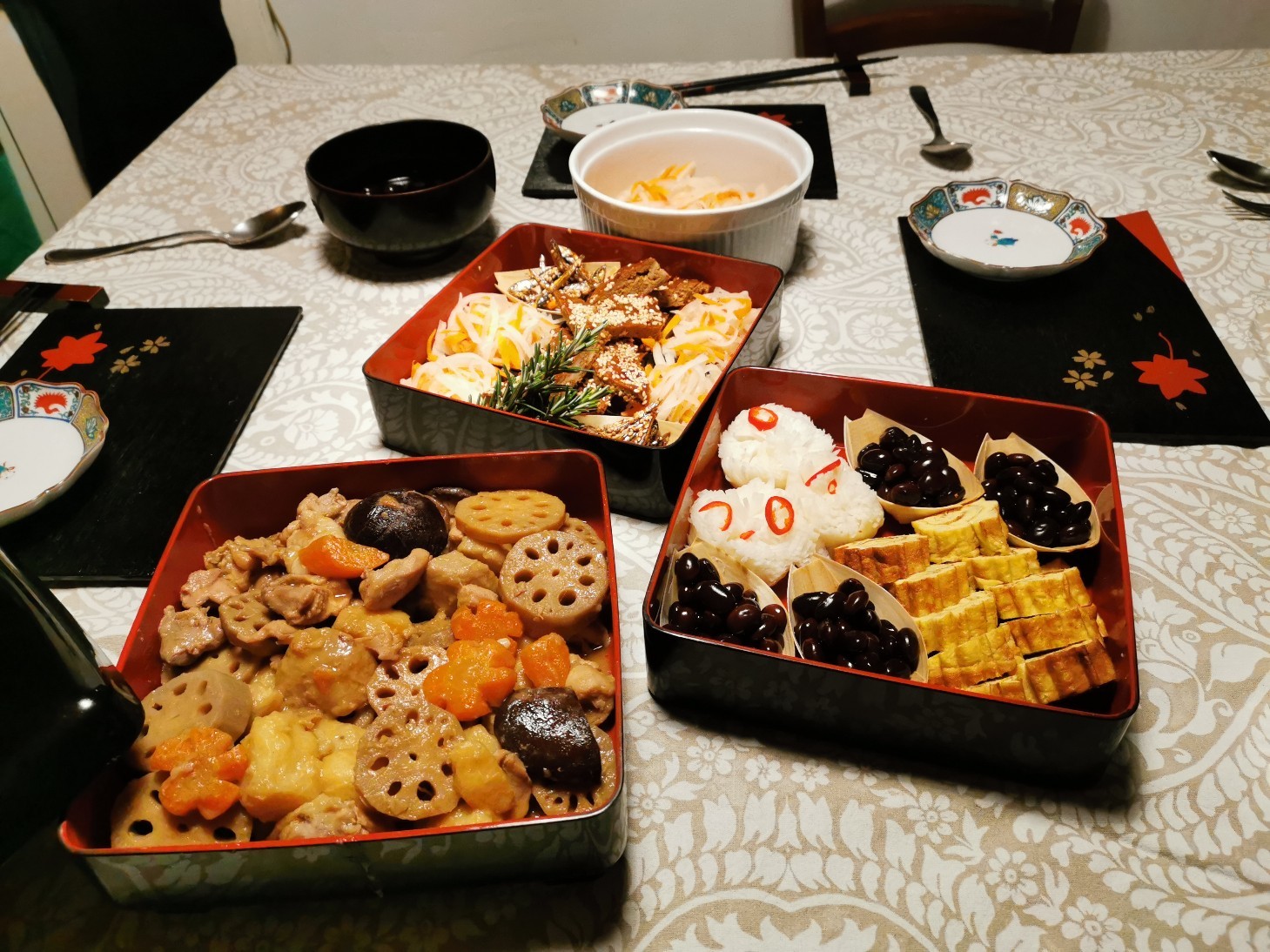 今年も何とかおせちを作りました。_f0106597_08341107.jpg