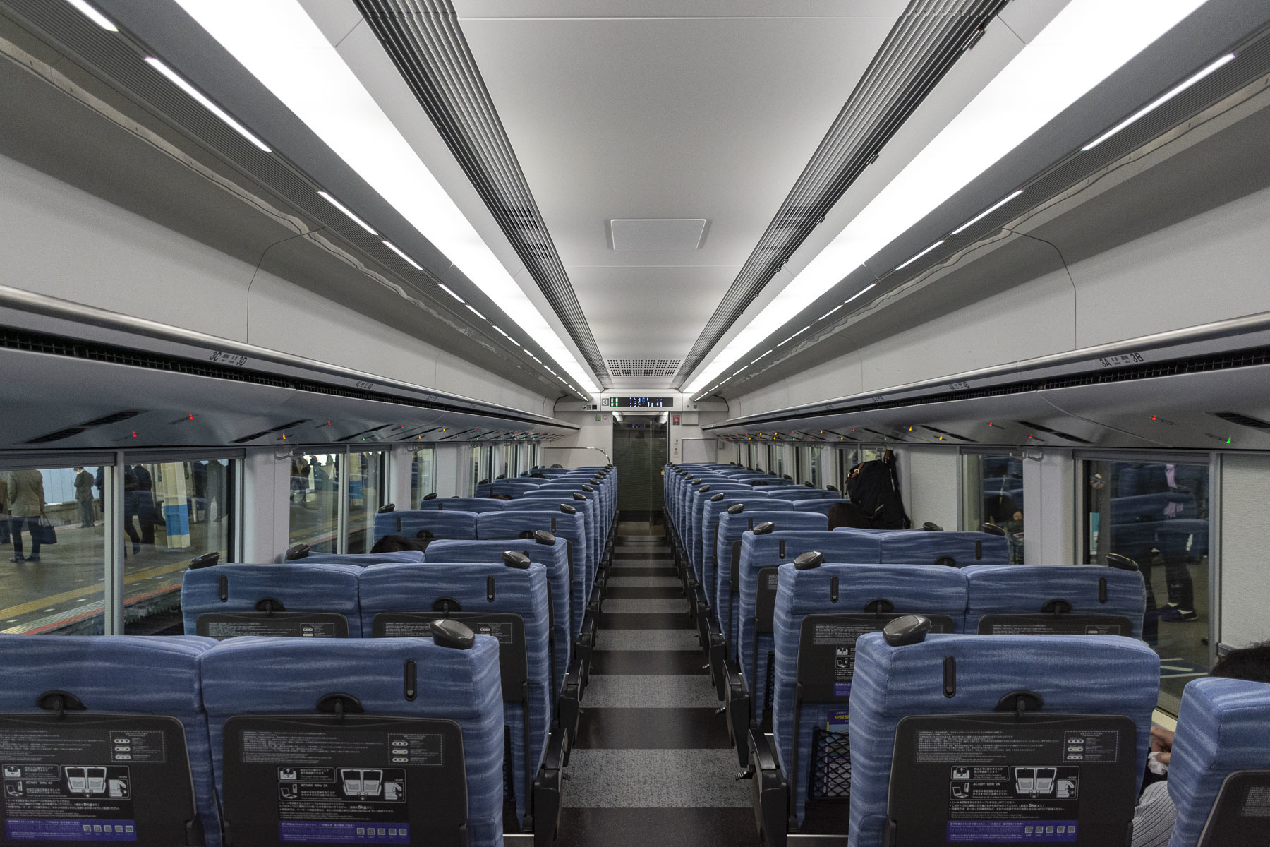 富士急バス Re ゼロから始める富士急ハイランド生活ラッピングバス Sky Lounge Garden Transporter Side 富士急バス Re ゼロから始める富士急ハイランド生活ラッピングバス Sky Lounge Garden Transporter Side